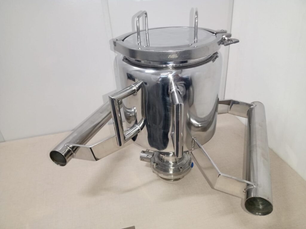 bin para a indústria farmacêutica fabricado em aço inox 316L com eletropolimento interno
